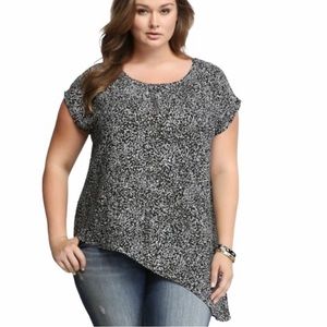 NWOT Torrid asymmetrical hem tunic